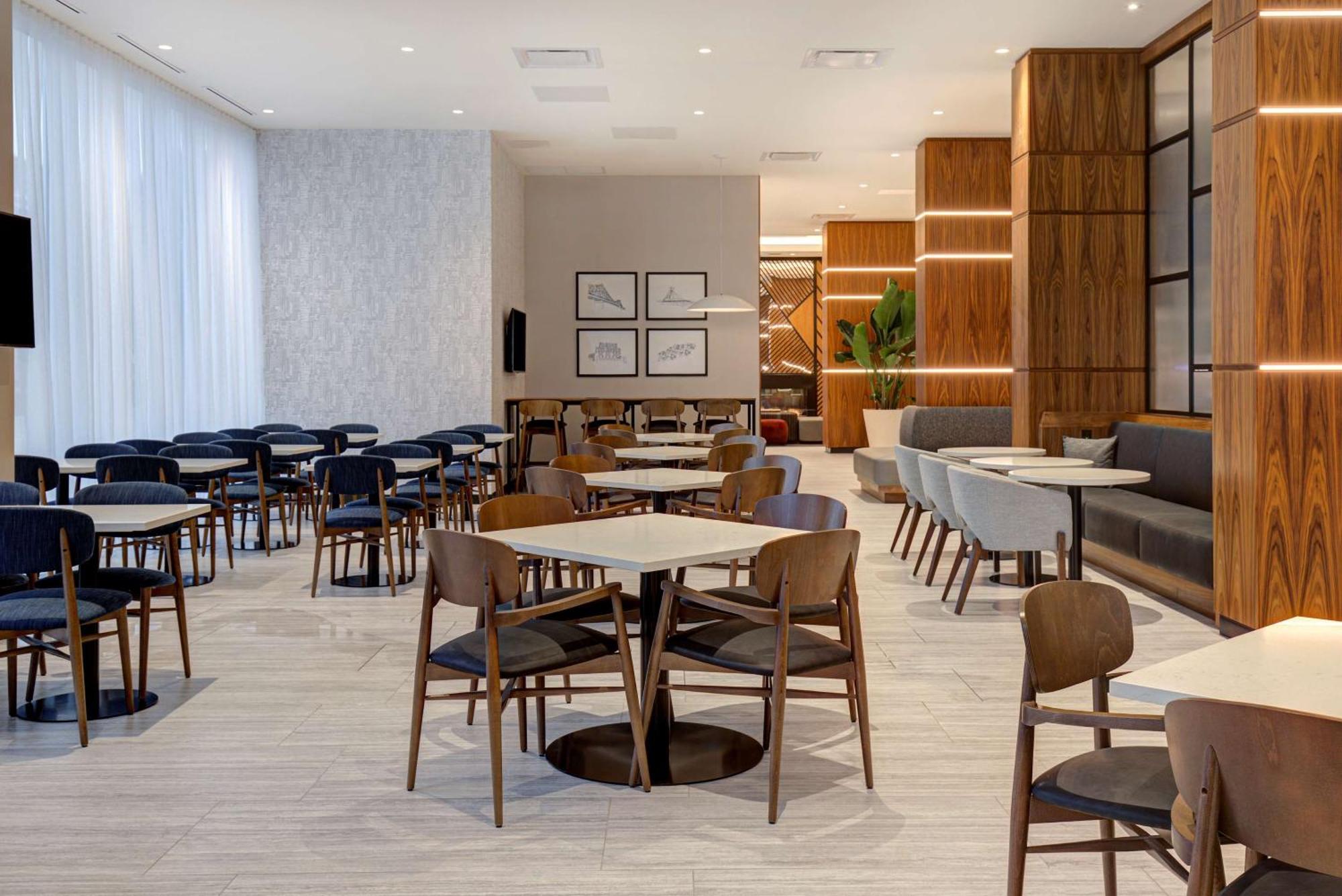 Homewood Suites By Hilton Montreal Downtown Exteriör bild